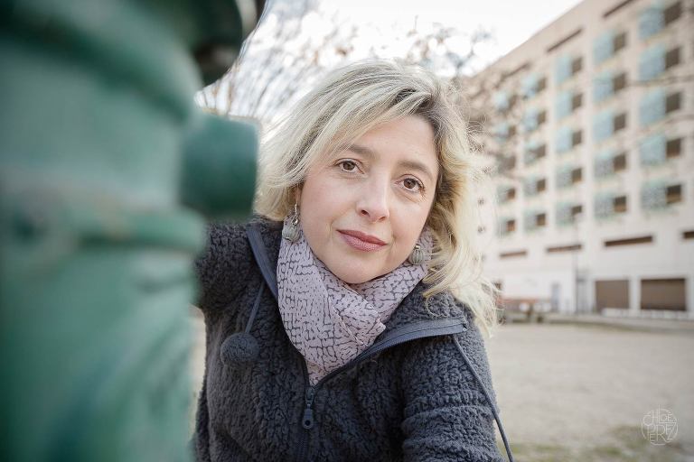 photographe lifestyle, photographe professionnelle, portrait, Chloe Perez photographie, photographe de vie, photographe Grenoble, photographe Isère, photographe rhone alpes, reportage photo, verger essenciel, séance photo authentique, photo-thérapie, projet Figures Maison des habitants Chorier Berriat, verger collectif, séance photo lifestyle