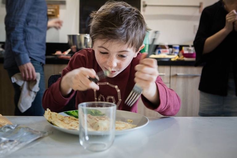 Seance photo famille, Lifestyle, Tranche de Vie en photo, un dimanche en famille, reportage photo famille, reportage documentaire, Chloe Perez photographe professionnelle, Photographe famille mariage grenoble Rhone Alpes,
