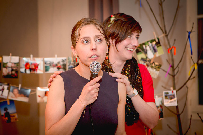 mariage lesbien, mariage gay, mariage entre filles, photographe de vie, Chloé Perez, reportage photo de mariage, wedding lesbien à grenoble, photographe pro Auvergne-Rhone-Alpes, fun et décalé, pas conventionnel,