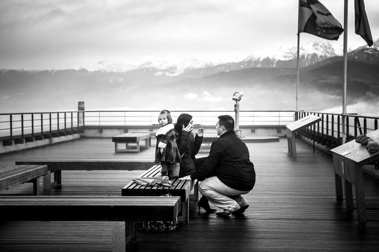 demande en mariage, reportage photo, grenoble, le fort de la bastille, photographe de vie, photographe de mariage, photographe professionnelle à grenoble, Tranche de Vie, photographe Auvergne Rhône Alpes, collectif Talons Noeud Pap, des américains à grenoble pour une demande en mariage, bague de fiançailles