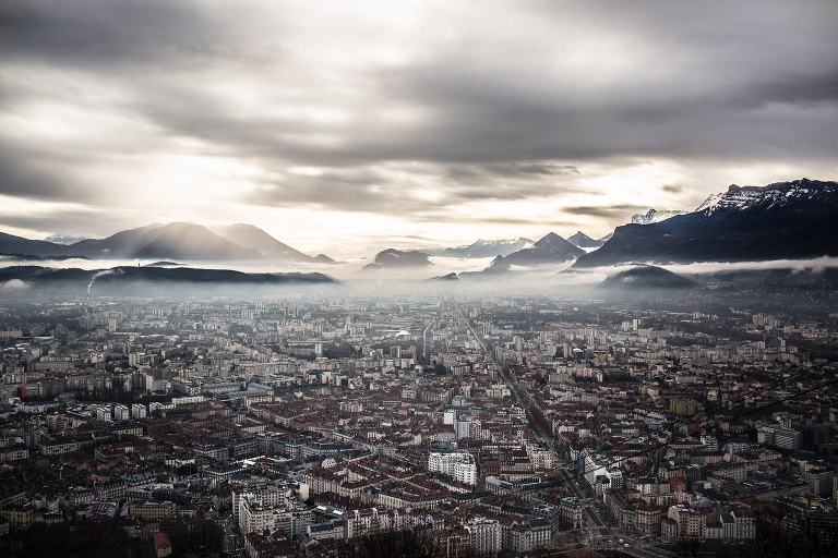 demande en mariage, reportage photo, grenoble, le fort de la bastille, photographe de vie, photographe de mariage, photographe professionnelle à grenoble, Tranche de Vie, photographe Auvergne Rhône Alpes, collectif Talons Noeud Pap, des américains à grenoble pour une demande en mariage, bague de fiançailles